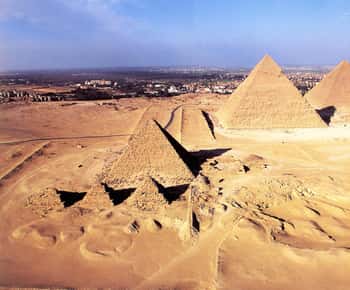 Pyramids of Giza and Grand Egyptian Museum Guided Day Tour