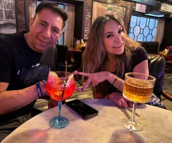 Experiencia guiada de pubs en Delhi: camina, bebe y repite