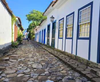 STADTFÜHRUNG IN PARATY: Private Strände und kolonialer Charme