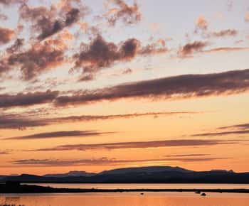 Kiruna: vista dall'alto dell'Artico sotto il sole di mezzanotte