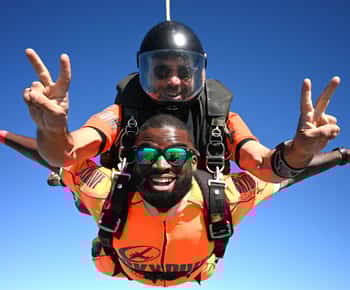 Fallschirmspringen an der Algarve: Tandem-Fallschirmspringen 10.000ft (bis zu 15.000ft)