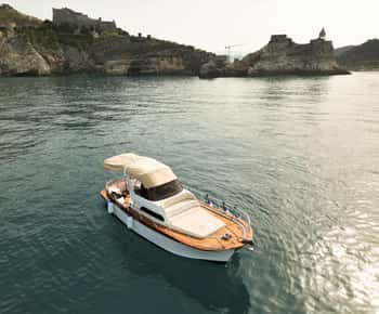 From La Spezia: Cinque Terre Boat Tour with Lunch and Drinks