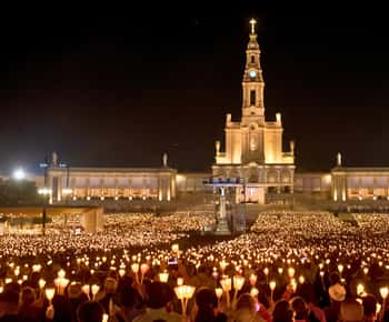 De la Lisabona: Fátima noaptea – experiența procesiunii cu lumânări