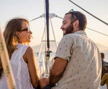 Calpe: Passeio de barco em catamarã a motor com opção de pôr do sol e DJ