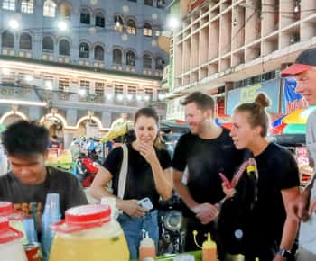 Cebu: Carbon Market Food Tour & Bars with Jeepney Ride