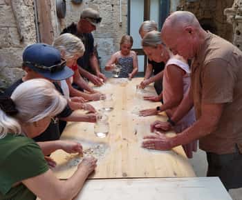 Lecce: Pasta-Kurs in einem Hof aus dem 14. Jahrhundert mit Wein