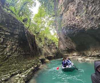 From Kutaisi:Canyons and caves tour with transfer to Tbilisi