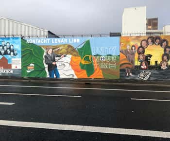 Belfast: tour particular em táxi preto com guia