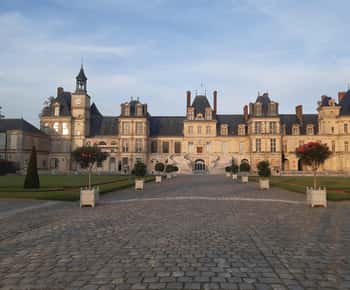 Vanuit Parijs: Château de Fontaine bleau & Vaux-le-Vicomte