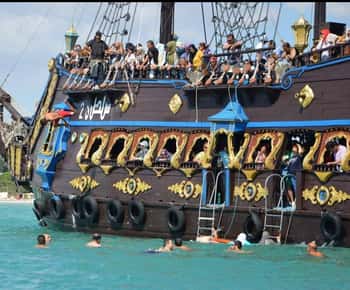 Hammamet : Excursion en bateau pirate avec transferts à l'hôtel