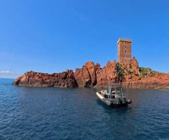 Fréjus : Estérel Calanques Speedboat Tour + Swim Stop