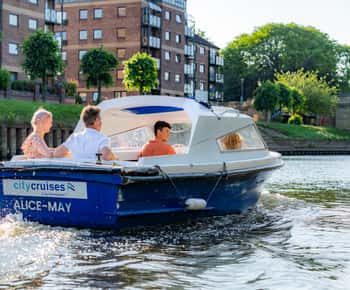 York: Self-Steer Boat Rental
