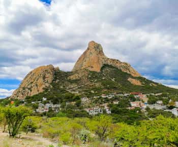 Querétaro: Viaje a Bernal y Tequisquiapan con Vino y Queso
