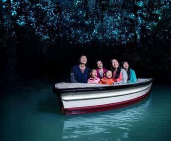 De Auckland: Cavernas de Waitomo e Rotorua com Te Puia