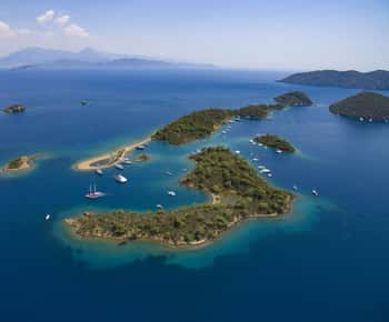 Fethiye: Bootstour zu den 12 Inseln mit Mittagessen und Abholung vom Hotel