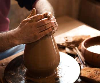 Discover the art of pottery under the guidance of an Armenia