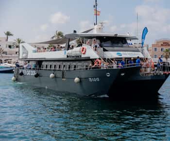 Ibiza: Platja d'en Bossa: traslado de ida e volta para Formentera
