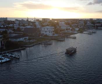 Fort Myers Beach: Endast vuxna BYOB Tiki Pub Sunset Cruise