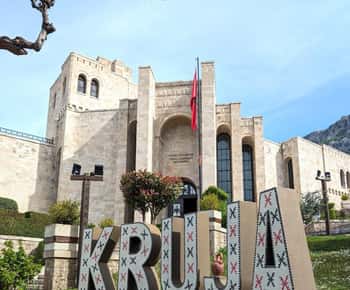 De Tirana/Durrës: Castelo de Kruja e Museu Skanderbeg Dia …
