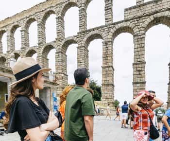 Madrid: Toledo & Segovia Full Day Guided Tour with Alcázar