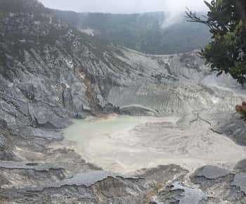 Bandung : Trip of Volcano Active Mountain Tour Guide