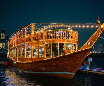 Dubai, Dubai Dhow-kryssning med middagsbuffé och liveshower
