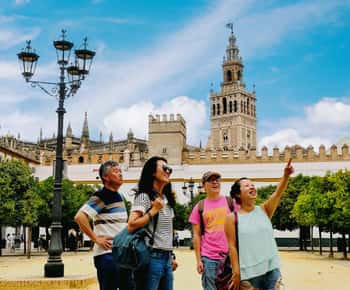 Seville Full Day Tour with Alcázar & Flamenco