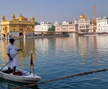 Amritsar: Golden Temple and Jallianwala Bagh Guided Tour