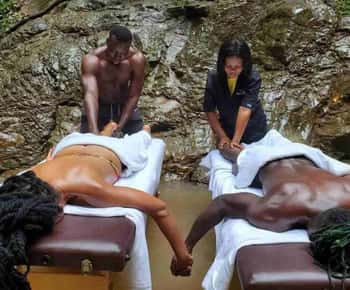 Ghana: Waterfall Massage with Lunch Experience