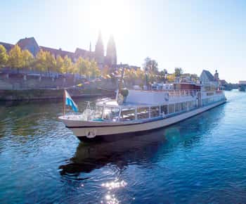 Regensburg: Excursão de barco histórica pelos destaques da cidade