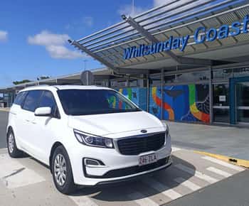 Airlie Beach: Private Kia from/to Whitsunday Coast Airport