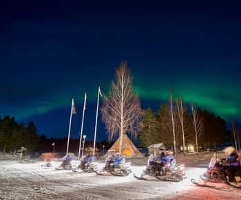Luleå : Northern lights snowmobile tour