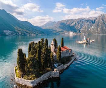 Kotor: Blue Cave and Lady of the Rocks Speedboat Tour