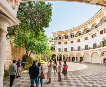 Seville: Tapas, Taverns and History Guided Walking Tour