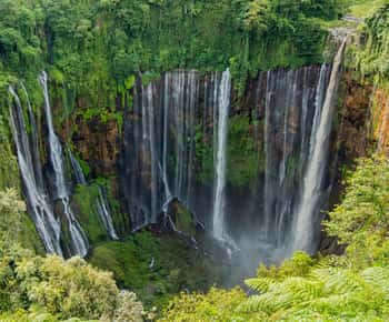 De Malang: Viagem de 1 dia à Cachoeira Tumpak Sewu (compartilhada)