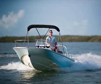 Doha: 1-Hour Speed Boat Ride With Water Activities