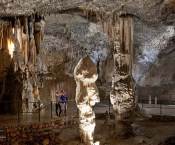 Ljubljana: Postojna-Höhle und Predjama-Burg-Tour