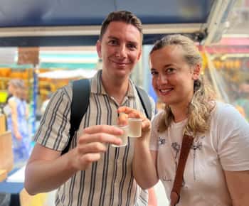 Tsukiji Fish Market Food and Walking Tour: Tsukiji Fish Market Food and Walking Tour
