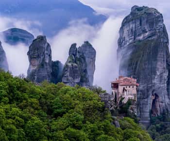 Von Athen aus: 2 Tage Meteora, Thermopylen & Delphi Tour