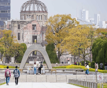 From Osaka/Kyoto: Hiroshima and Miyajima Private Tour