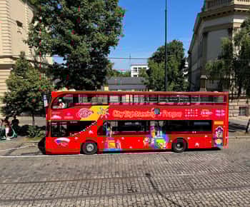 Zwiedzanie Pragi autobusem HOHO, wycieczka po zamku + rejs wycieczkowy po rzece