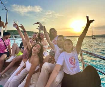 Malta: Party Boat to Blue Lagoon and Comino with Open Bar