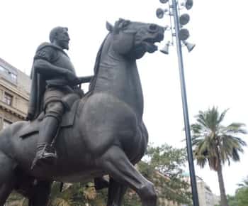 Santiago: Guided Walking Tour of the Historical Old Town