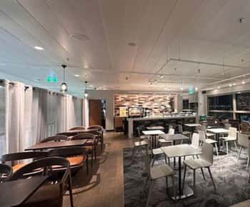Brisbane Airport (BNE): Premium Lounge Entry
