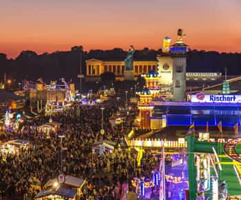 Münih: Oktoberfest Büyük Bira Çadırı Akşamı masa rezervasyonu dahil