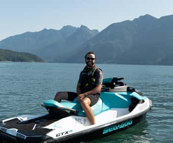 Jetski to Bowen Island, incl beer, wine, coffee or icecream