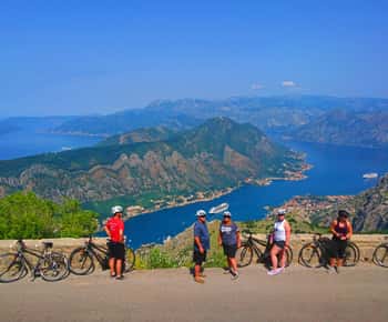 Tour in bicicletta - Discesa dal Mausoleo di Njegos alla baia di Kotor