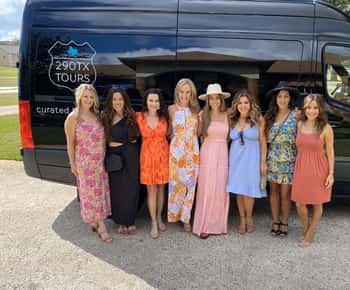 Fredericksburg: Luxury Hill Country Winery and Brewery Tour