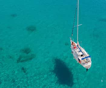 Bootstour im Golf von Cagliari, Segeln, Schnorcheln und Drink.