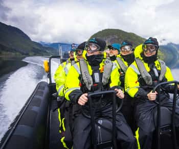 Aventura en Ulvik: exploración del fiordo Osafjord del Hardangerfjord en lancha neumática